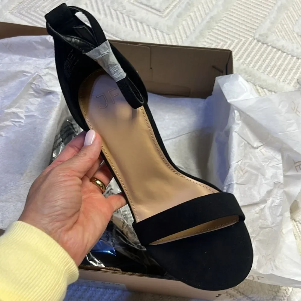 JUSTFAB - Lorelai Block Heeled Sandal in Black
